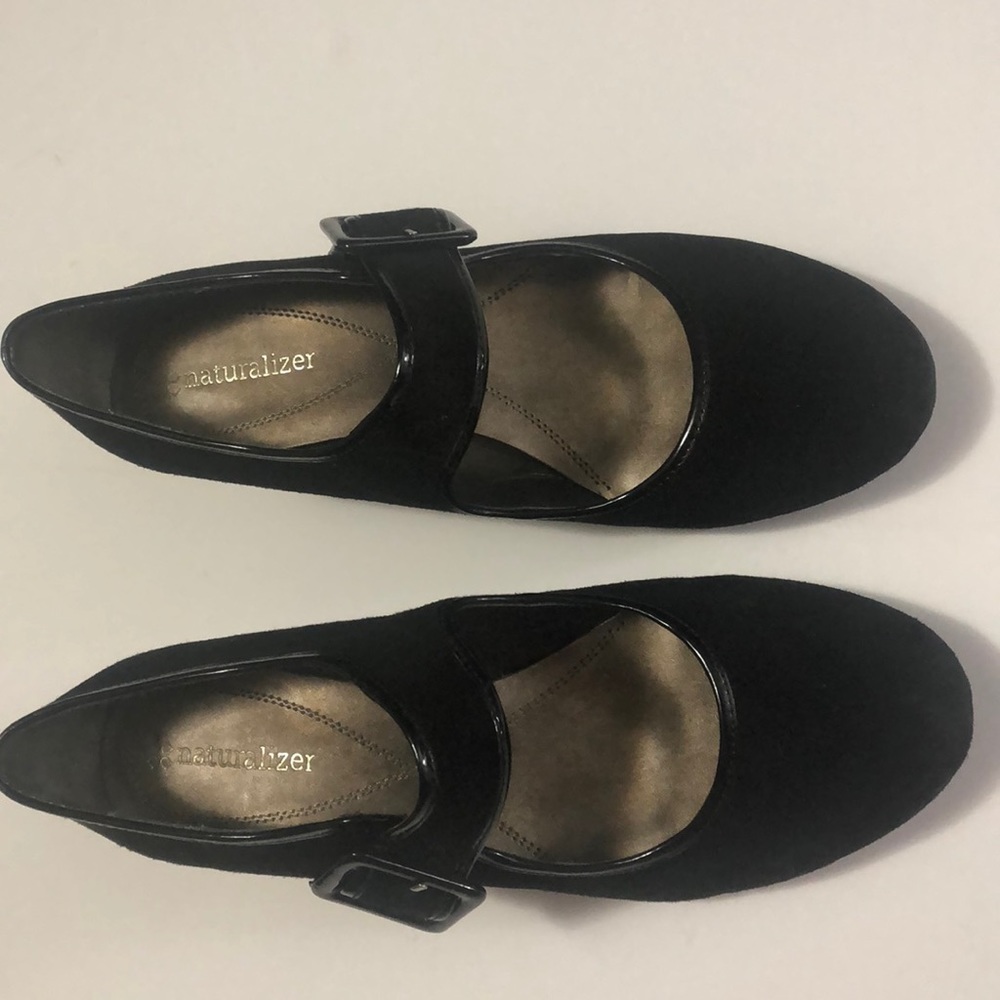 Naturalizer velvety Mary Jane heels 9M